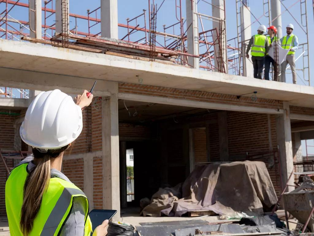 Top Qualities to Look for in Professional Industrial Builders